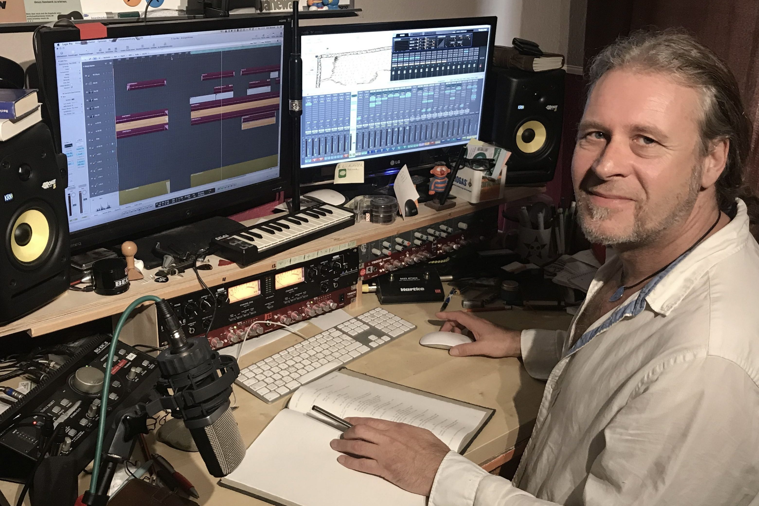 Dozent Dirk Bertram in seinem Studio